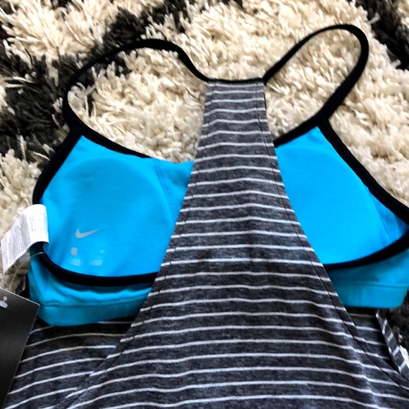 NEW Women’s Nike workout top with sports bra size small. Nike Womens tank - Picture 5 of 8